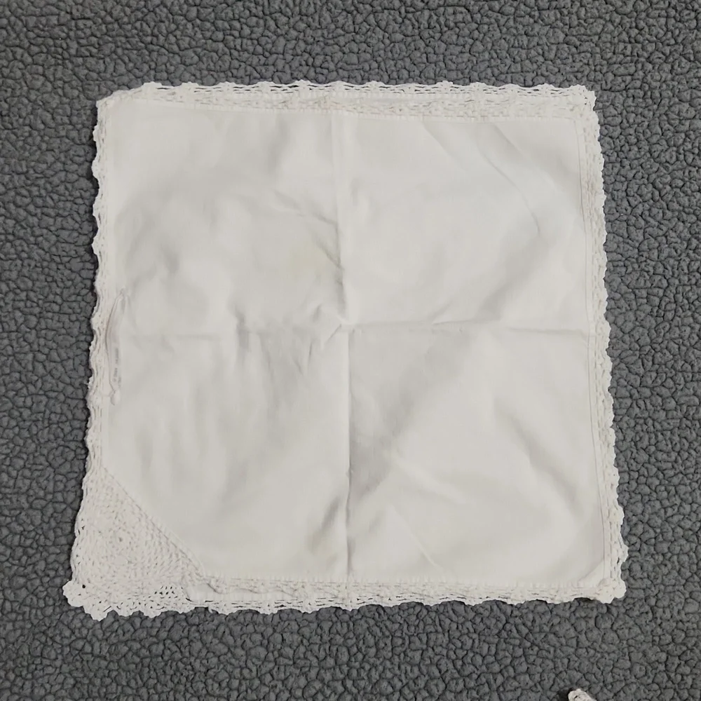 Vintage white table runner with 3 cloth napkins 100% cotton